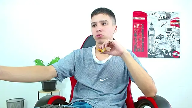 Cumandres18 online show from 10-08-25, 02:04