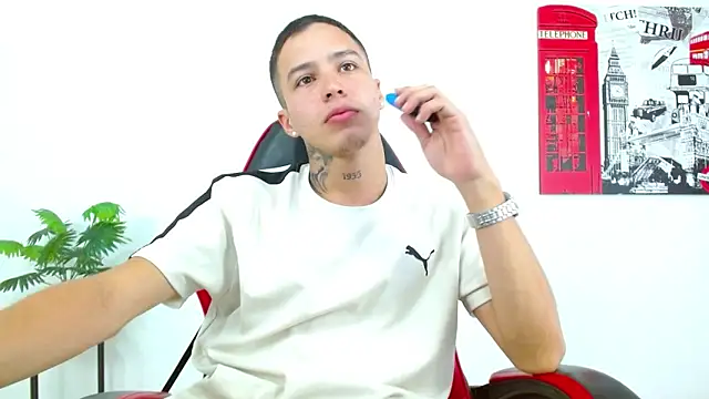 Cumandres18 online show from 04-21-26, 03:07