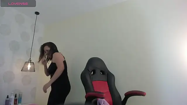 Snapshot of GIANAMILLER6 chatting on 11-07-25, 12:16 GIANAMILLER6 online show from 11-07-25, 12:16