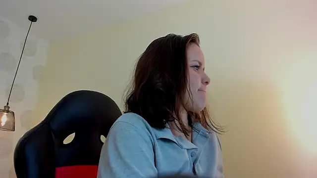 Snapshot of GIANAMILLER6 chatting on 11-15-25, 12:13 GIANAMILLER6 online show from 11-15-25, 12:13