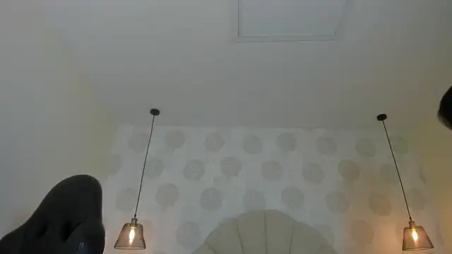 Snapshot of GIANAMILLER6 chatting on 12-01-25, 12:21 GIANAMILLER6 online show from 12-01-25, 12:21