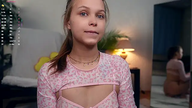 OdellaGillingham online show from 10-06-25, 07:22