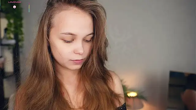 OdellaGillingham online show from 11-05-25, 06:41