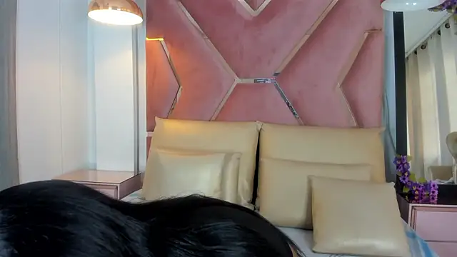 YallianaBrooks online show from 02-02-26, 08:18