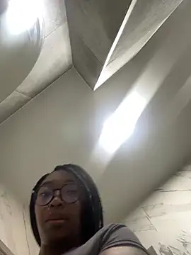 YallianaBrooks online show from 07-18-26, 12:20