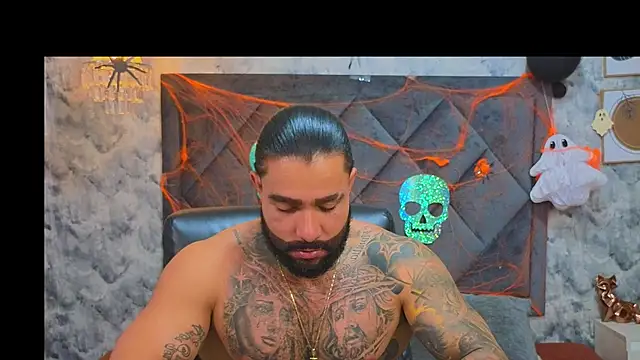Snapshot of Apolo_rousse1 chatting on 10-27-25, 10:14 Apolo rousse1 online show from 10-27-25, 10:14