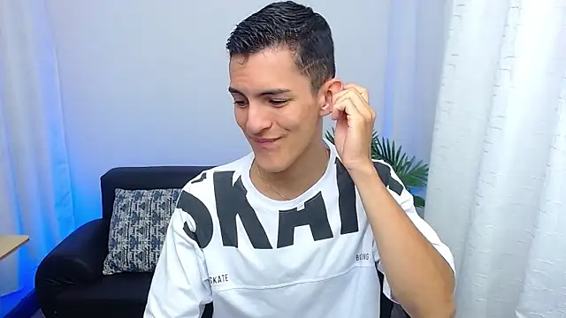 Matiius18 online show from 10-07-25, 01:52