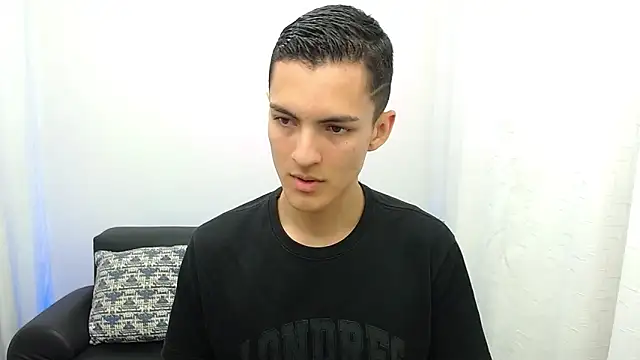 Snapshot of Matiius18 chatting on 11-01-25, 01:57 Matiius18 online show from 11-01-25, 01:57