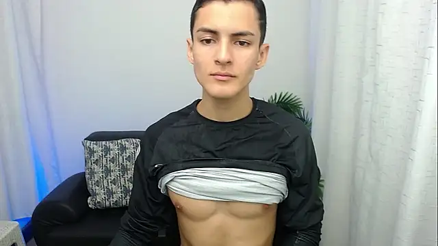 Snapshot of Matiius18 chatting on 12-05-25, 01:42 Matiius18 online show from 12-05-25, 01:42