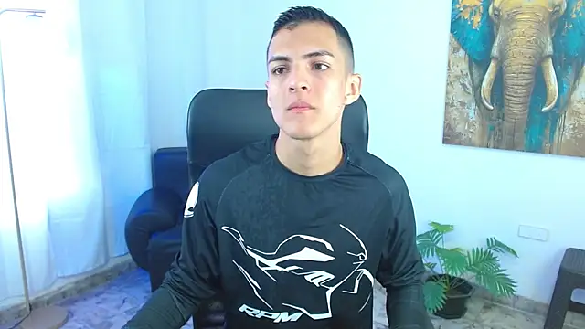 Snapshot of Matiius18 chatting on 05-22-26, 02:01 Matiius18 online show from 05-22-26, 02:01