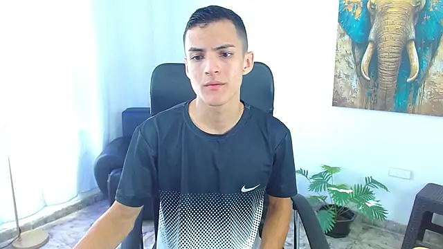 Snapshot of Matiius18 chatting on 05-24-26, 01:16 Matiius18 online show from 05-24-26, 01:16