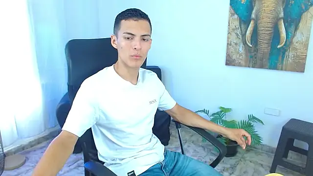 Snapshot of Matiius18 chatting on 05-30-26, 02:14 Matiius18 online show from 05-30-26, 02:14