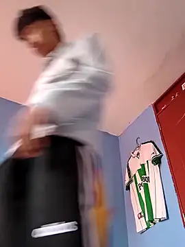 Snapshot of Rolito69 chatting on 10-19-25, 09:37 Rolito69 online show from 10-19-25, 09:37