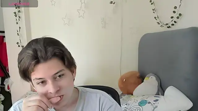 Felix art online show from 10-02-25, 07:10