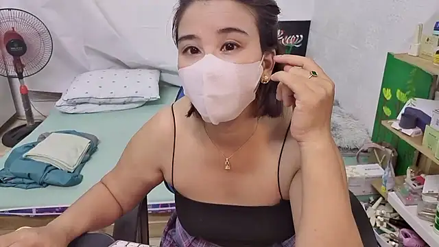 Snapshot of MichiLovely chatting on 10-03-25, 11:35 MichiLovely online show from 10-03-25, 11:35