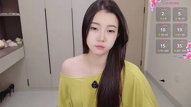 Snapshot of seoYuki chatting on 09-14-25, 08:35 seoYuki online show from 09-14-25, 08:35