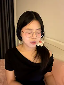 Snapshot of Ella-A9 chatting on 09-09-25, 04:39 Ella-A9 online show from 09-09-25, 04:39