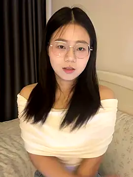 Snapshot of Ella-A9 chatting on 09-10-25, 04:45 Ella-A9 online show from 09-10-25, 04:45