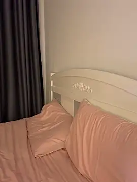 Snapshot of Ella-A9 chatting on 09-13-25, 05:13 Ella-A9 online show from 09-13-25, 05:13