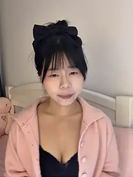 Snapshot of Ella-A9 chatting on 10-15-25, 03:12 Ella-A9 online show from 10-15-25, 03:12