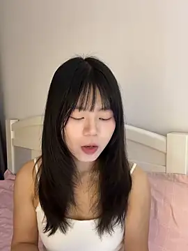 Snapshot of Ella-A9 chatting on 10-17-25, 07:00 Ella-A9 online show from 10-17-25, 07:00