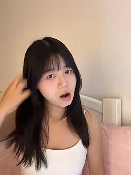 Snapshot of Ella-A9 chatting on 10-19-25, 02:50 Ella-A9 online show from 10-19-25, 02:50