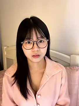 Snapshot of Ella-A9 chatting on 10-22-25, 02:17 Ella-A9 online show from 10-22-25, 02:17