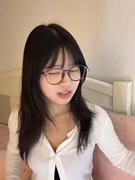 Snapshot of Ella-A9 chatting on 10-23-25, 02:22 Ella-A9 online show from 10-23-25, 02:22