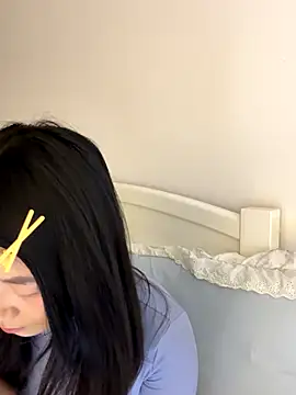 Snapshot of Ella-A9 chatting on 10-25-25, 02:56 Ella-A9 online show from 10-25-25, 02:56