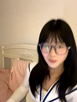 Snapshot of Ella-A9 chatting on 11-17-25, 03:07 Ella-A9 online show from 11-17-25, 03:07