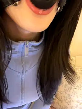 Snapshot of Ella-A9 chatting on 11-21-25, 07:23 Ella-A9 online show from 11-21-25, 07:23