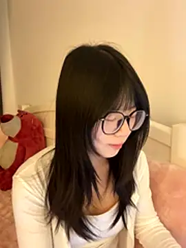 Snapshot of Ella-A9 chatting on 12-02-25, 03:18 Ella-A9 online show from 12-02-25, 03:18