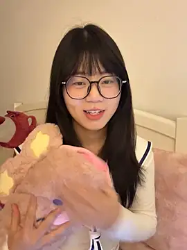 Snapshot of Ella-A9 chatting on 12-14-25, 04:12 Ella-A9 online show from 12-14-25, 04:12