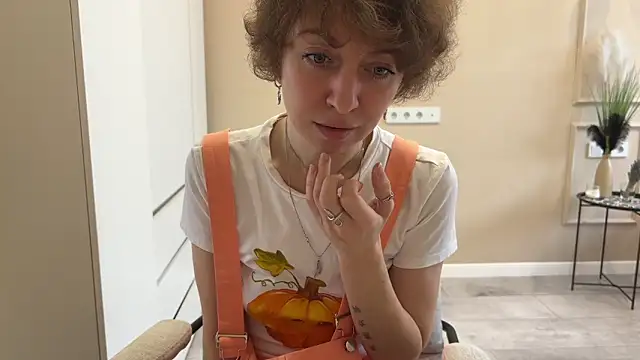 daniellia  online show from 11-14-25, 08:46