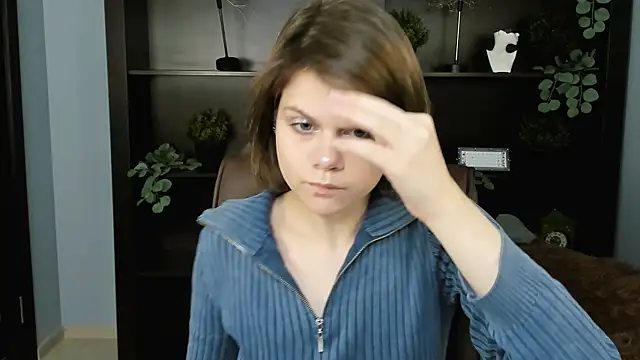 EllieMurler online show from 11-30-25, 09:02