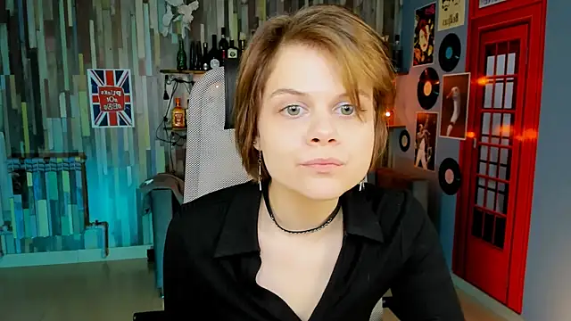 EllieMurler online show from 12-14-25, 01:27