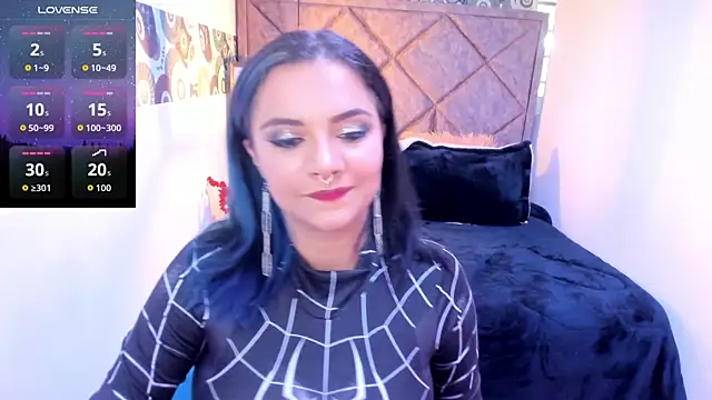 Kiara Cruz   online show from 10-23-25, 05:33