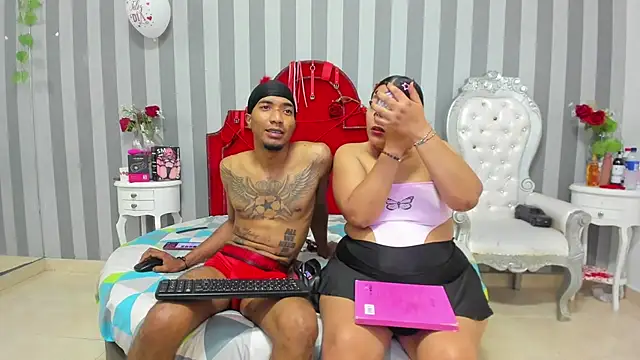 Snapshot of CaroyAndy chatting on 02-19-26, 12:45 CaroyAndy online show from 02-19-26, 12:45