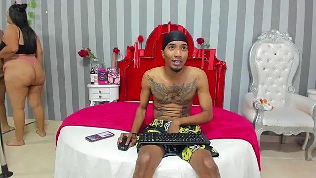 Snapshot of CaroyAndy chatting on 03-09-26, 12:20 CaroyAndy online show from 03-09-26, 12:20