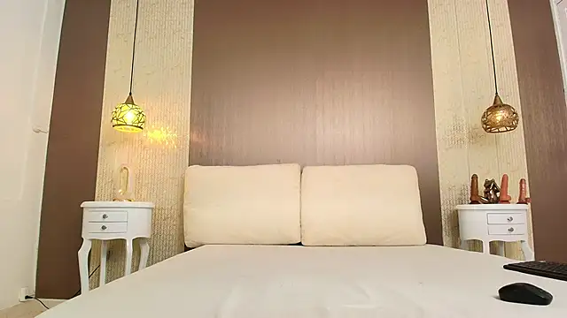 Tiifany Baker online show from 11-25-25, 07:47