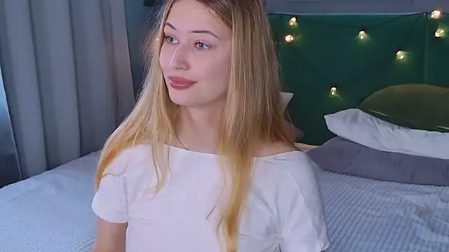 Snapshot of Sofii_Ly chatting on 09-10-25, 06:13 Sofii Ly online show from 09-10-25, 06:13