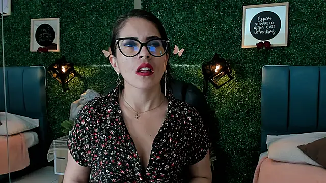 Linagh  online show from 10-22-25, 11:43