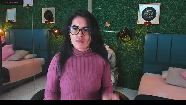 Snapshot of Linagh_ chatting on 11-03-25, 12:06 Linagh online show from 11-03-25, 12:06