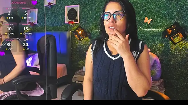 Snapshot of Linagh_ chatting on 11-04-25, 11:42 Linagh online show from 11-04-25, 11:42