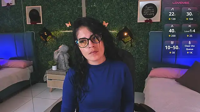 Snapshot of Linagh_ chatting on 11-06-25, 12:06 Linagh online show from 11-06-25, 12:06