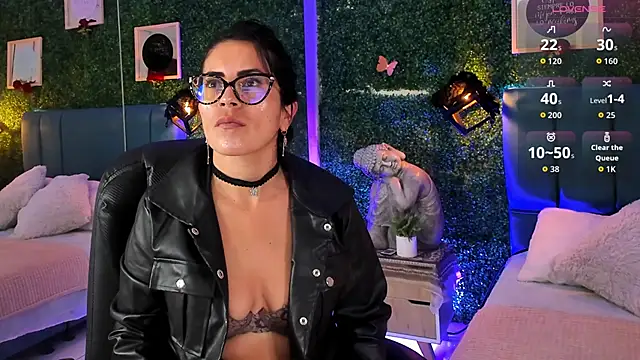 Snapshot of Linagh_ chatting on 11-21-25, 11:53 Linagh online show from 11-21-25, 11:53