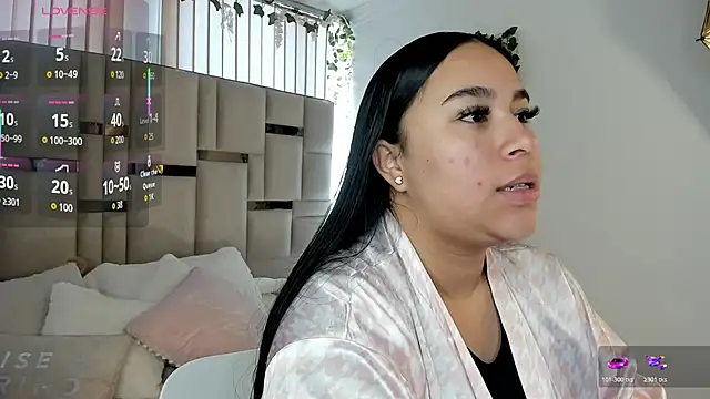 Snapshot of Zoey_thompson chatting on 12-21-25, 02:35 Zoey thompson online show from 12-21-25, 02:35