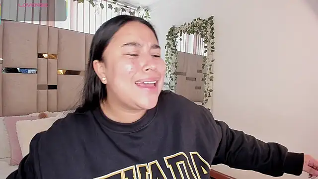 Snapshot of Zoey_thompson chatting on 01-11-26, 01:27 Zoey thompson online show from 01-11-26, 01:27