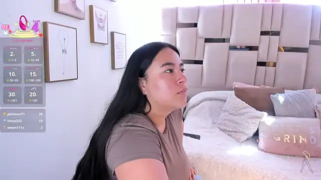 Snapshot of Zoey_thompson chatting on 02-17-26, 08:04 Zoey thompson online show from 02-17-26, 08:04