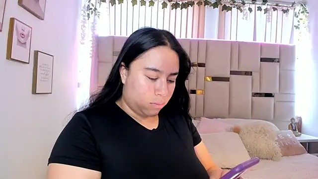 Snapshot of Zoey_thompson chatting on 03-03-26, 08:15 Zoey thompson online show from 03-03-26, 08:15